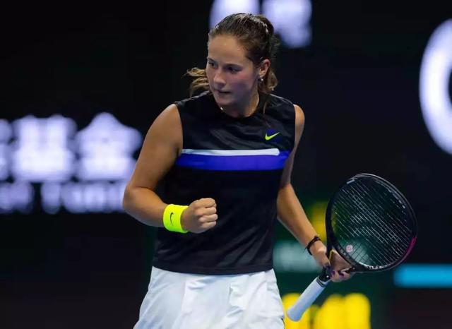 体系相对固 体系相对固