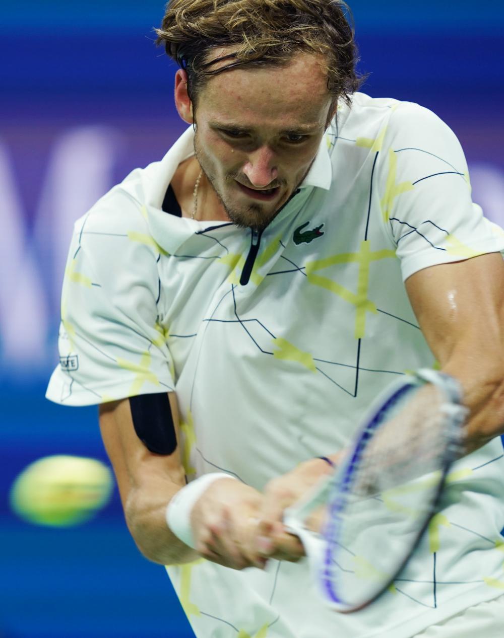 场内延伸到 场内延伸到