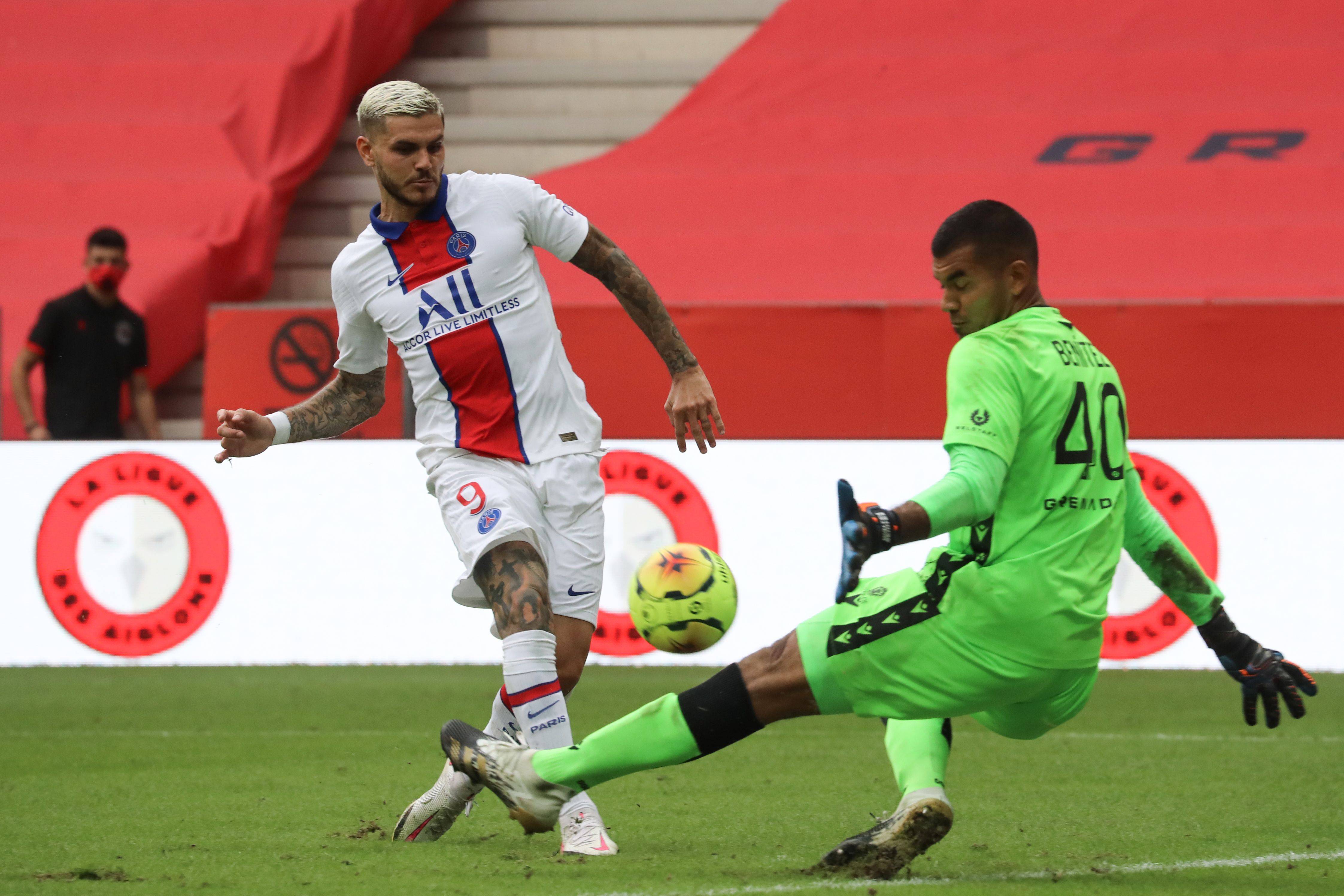 球迷高呼M 球迷高呼M